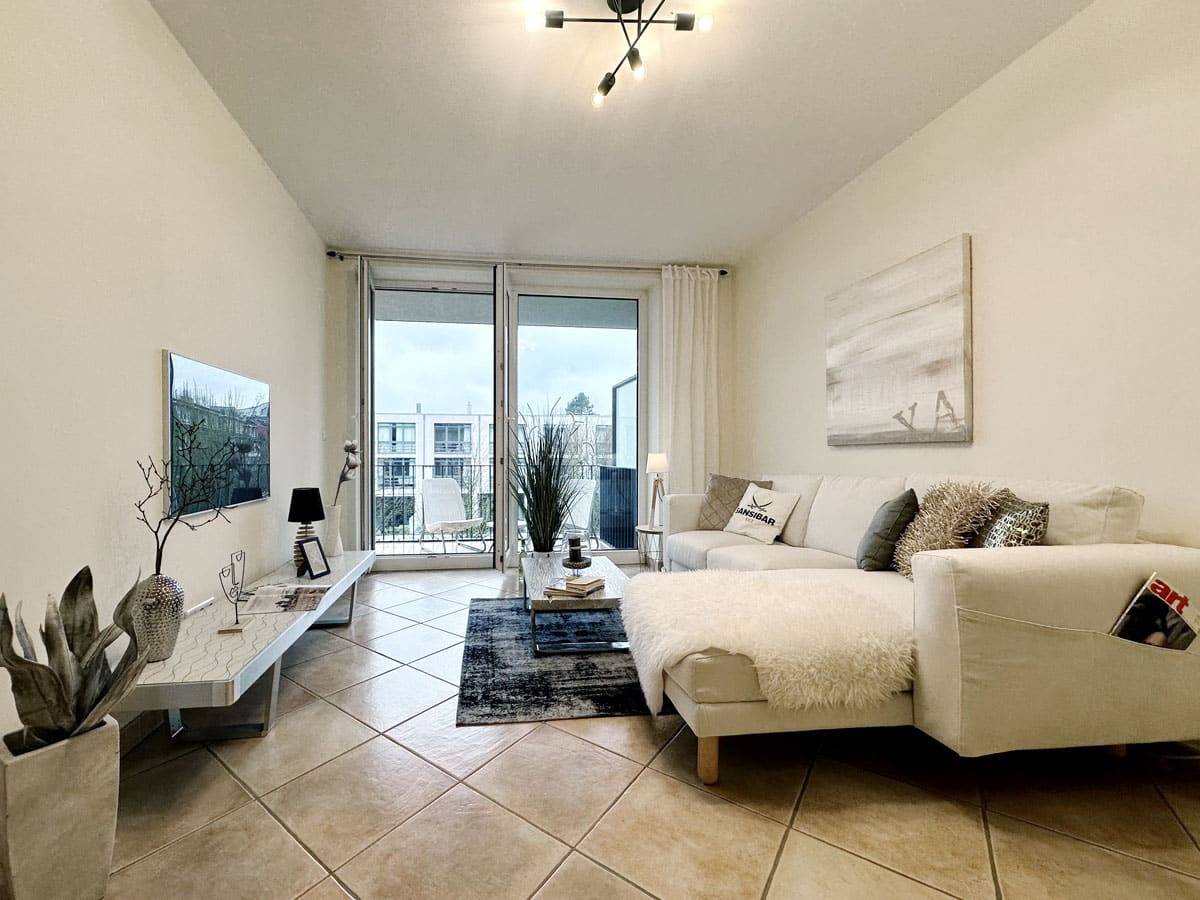Durch Home Staging wird dieses Wohnzimmer perfekt präsentiert