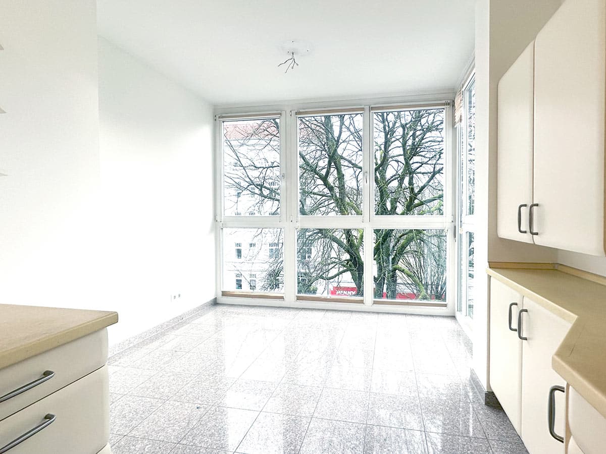 Wohnküche ohne Home Staging in Hamburg Eppendorf