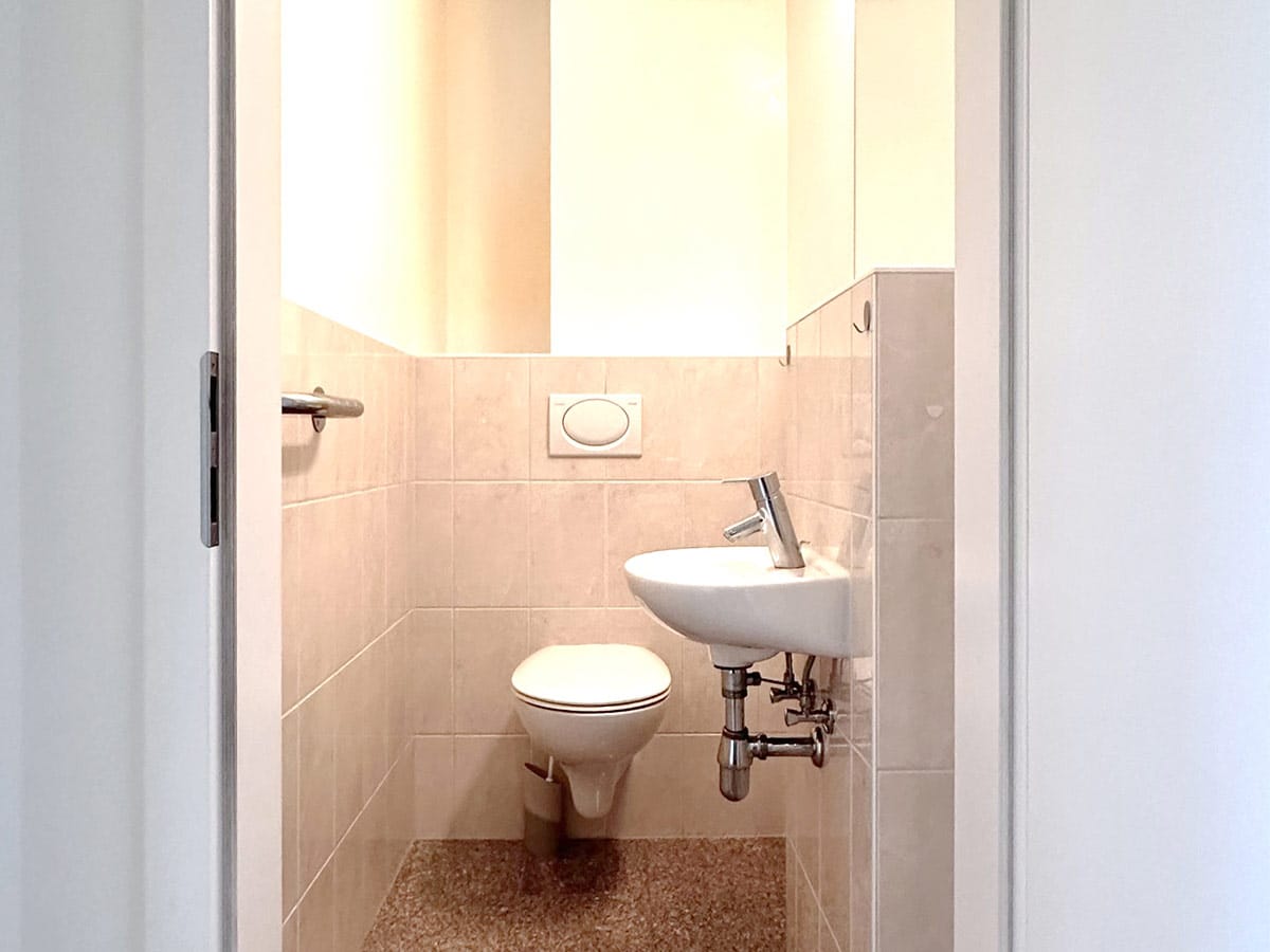 Gäste WC ohne Home Staging in Hamburg Eppendorf