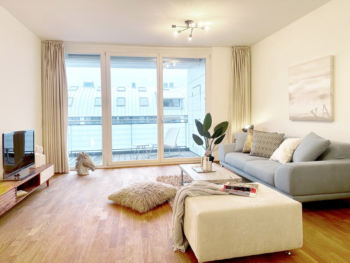 Wohnzimmer mit Home Staging in Hamburg Eppendorf