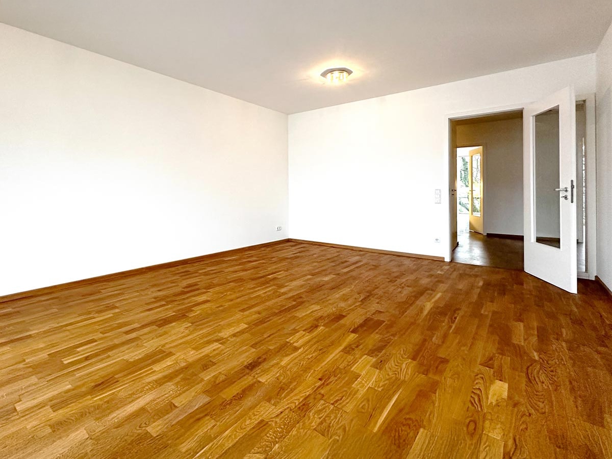 Wohnzimmer ohne Home Staging in Hamburg Eppendorf