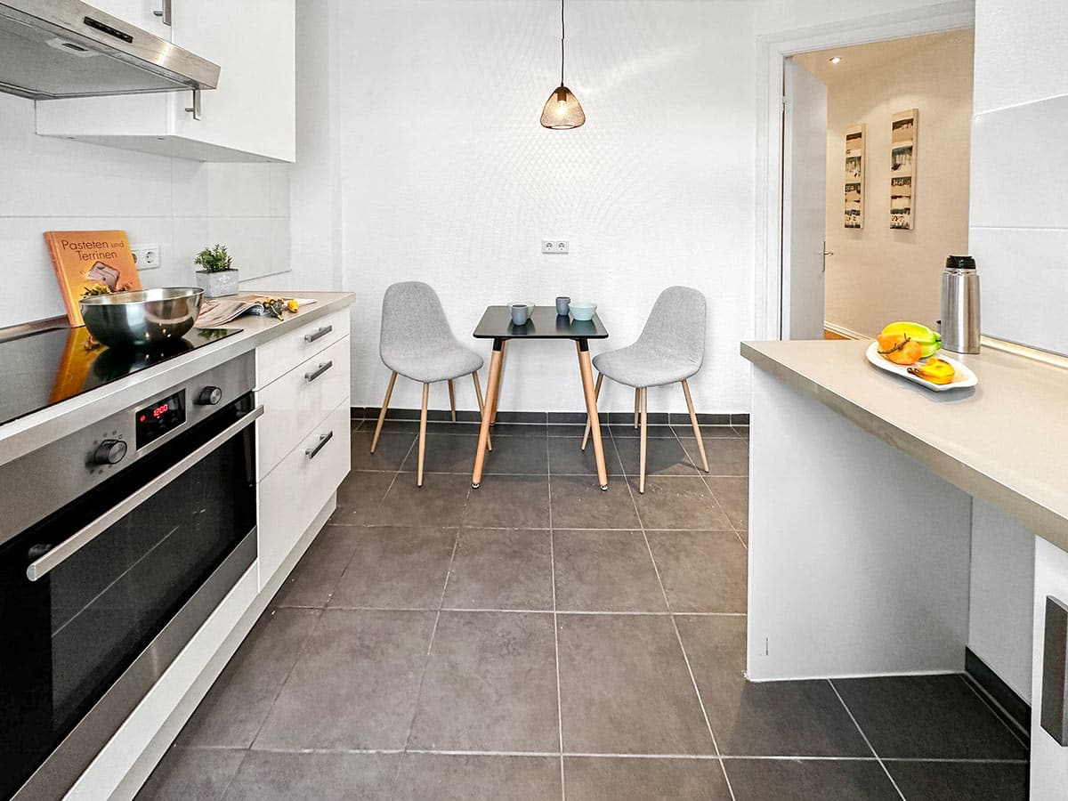 Küche in Hamburg Eimsbüttel mit Home Staging