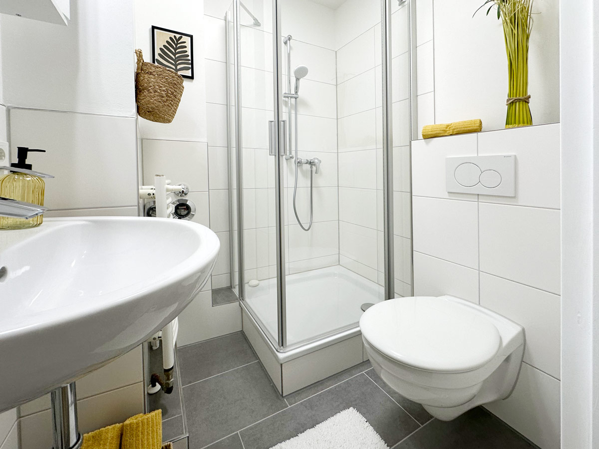 Badezimmer mit Home Staging bei einer Eigentumswohnung