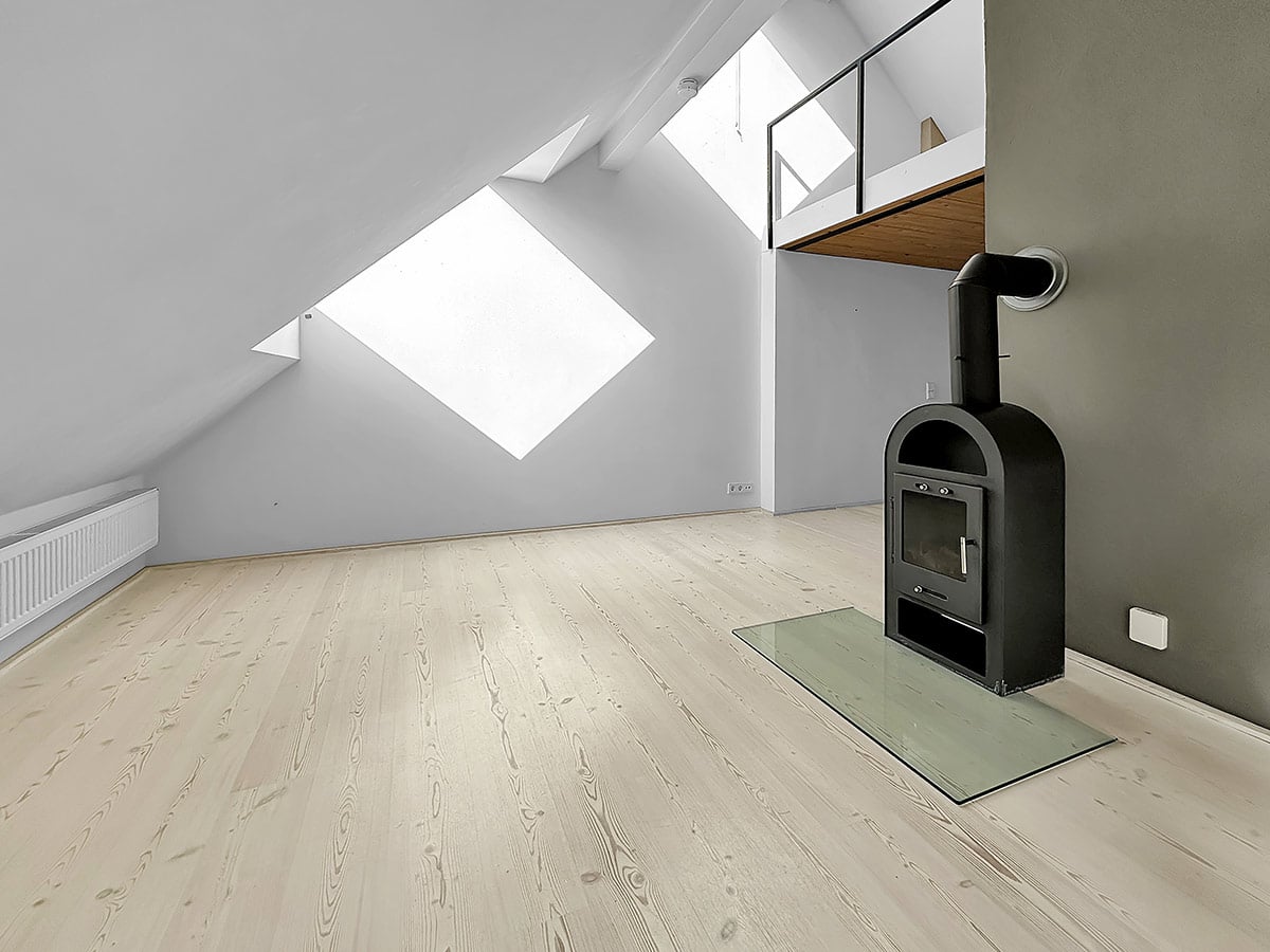 Wohnzimmer mit Kamin