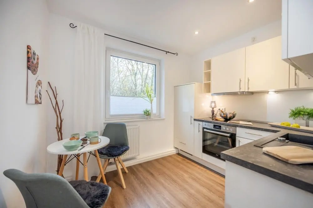 Helle und moderne Einbauküche in Hamburg Langenhorn